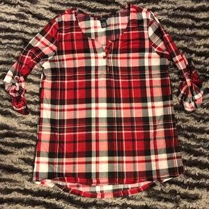 3/$15. Plaid 1/2 sleeve tee.